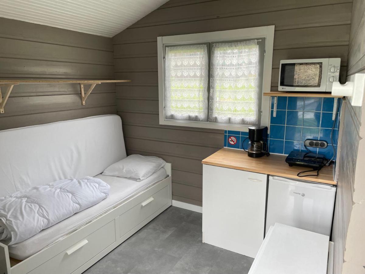 Camping Les Etoiles Saint-Sornin-Lavolps Exterior photo