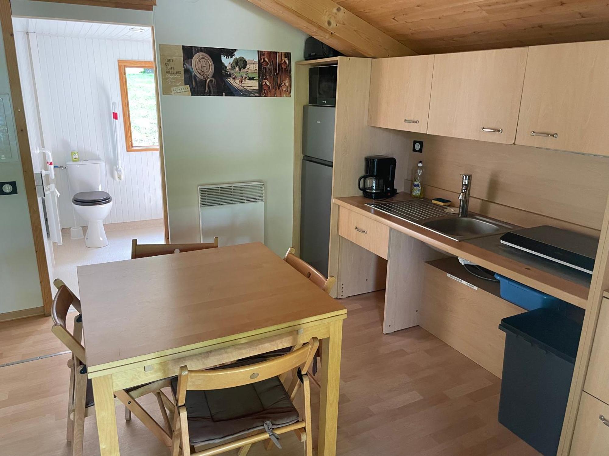 Camping Les Etoiles Saint-Sornin-Lavolps Exterior photo