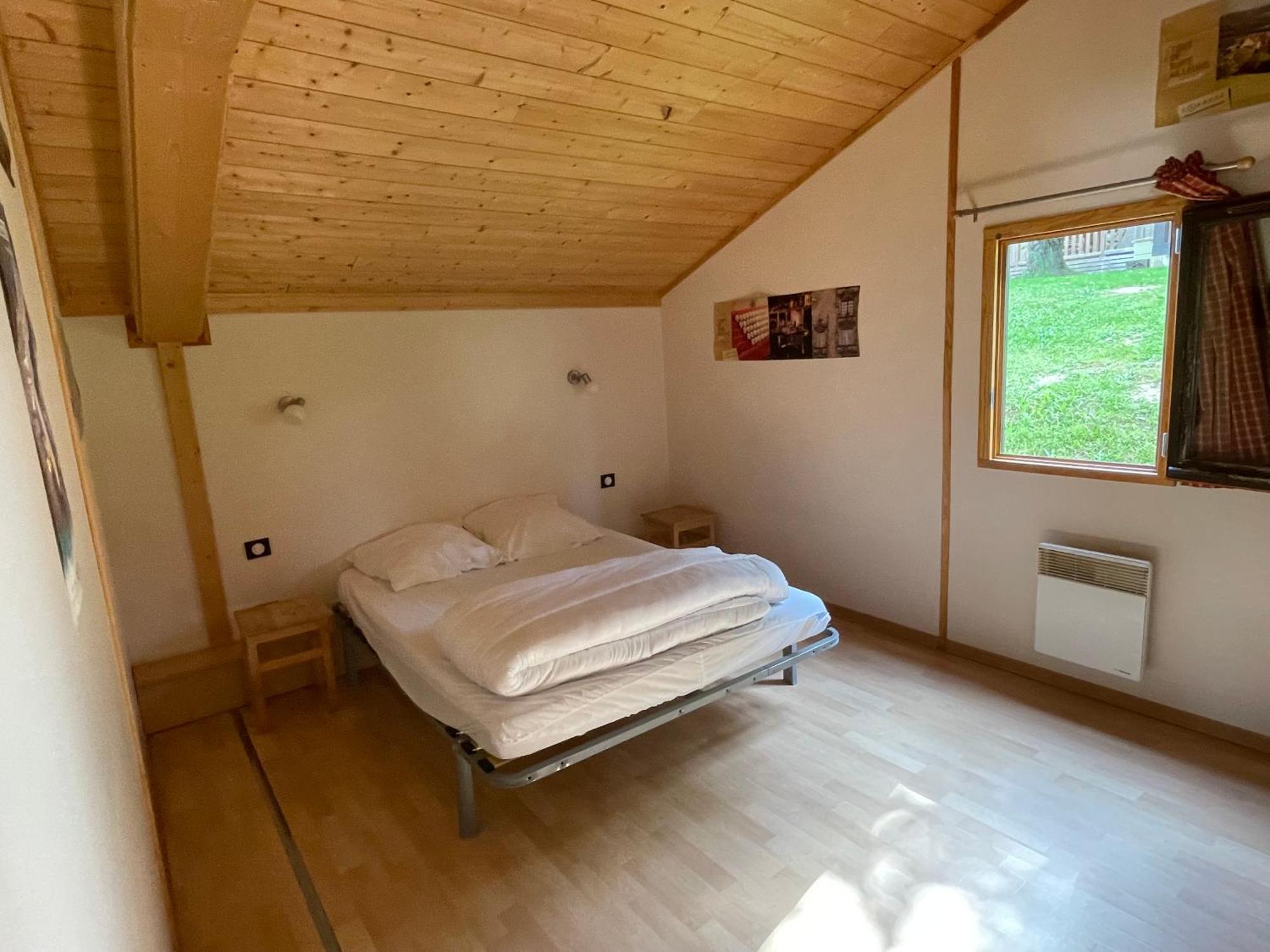 Camping Les Etoiles Saint-Sornin-Lavolps Exterior photo