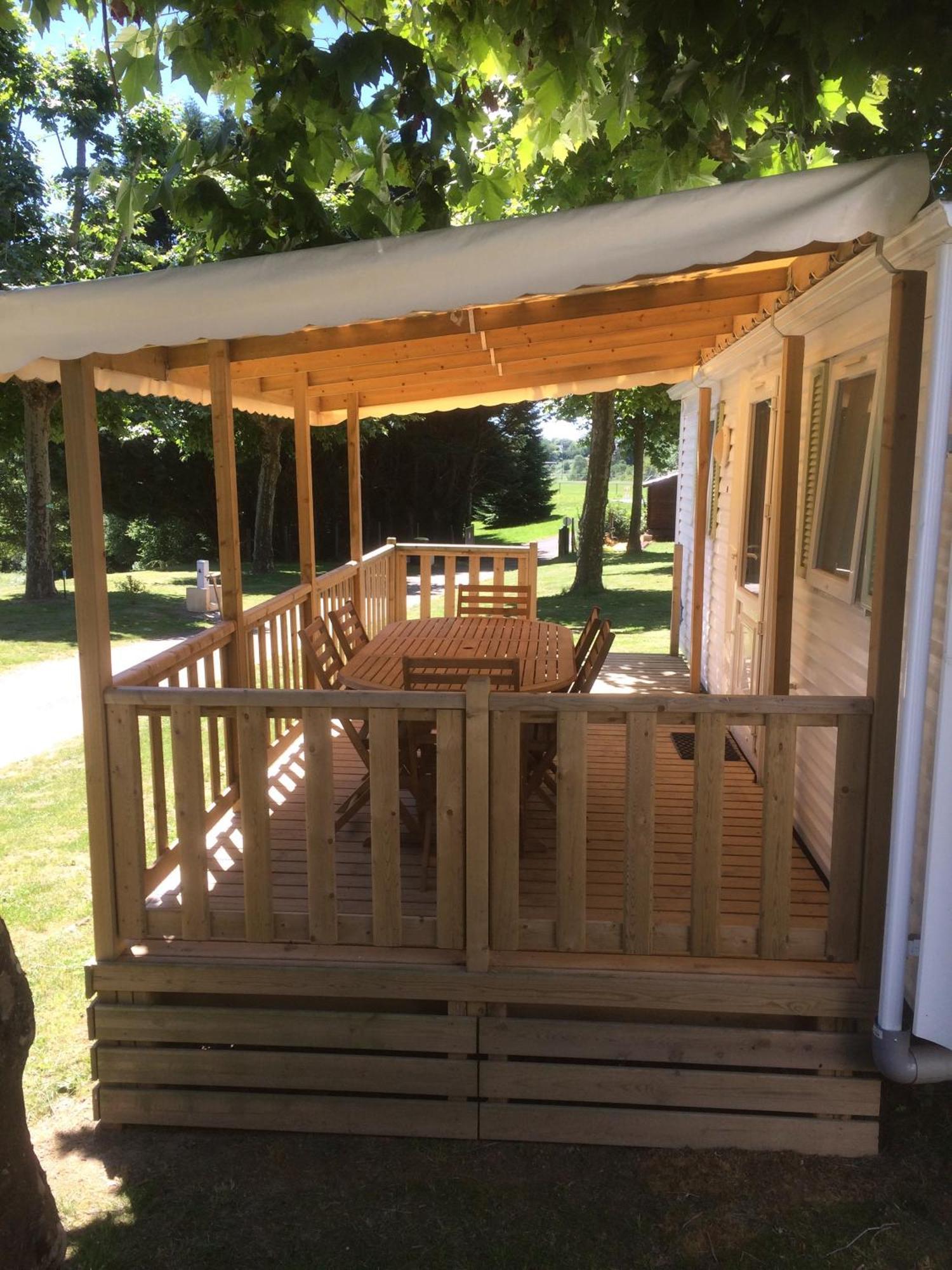 Camping Les Etoiles Saint-Sornin-Lavolps Exterior photo