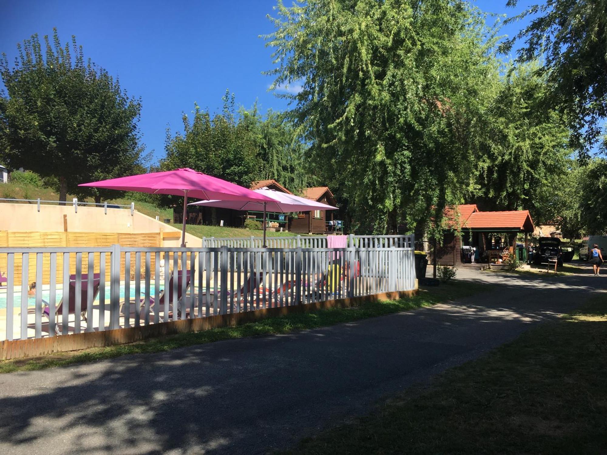 Camping Les Etoiles Saint-Sornin-Lavolps Exterior photo