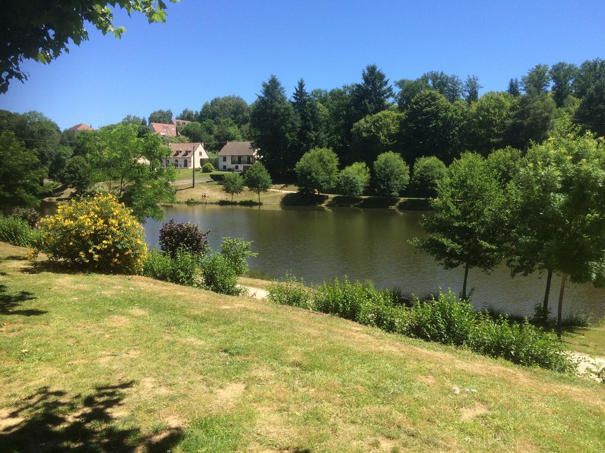 Camping Les Etoiles Saint-Sornin-Lavolps Exterior photo