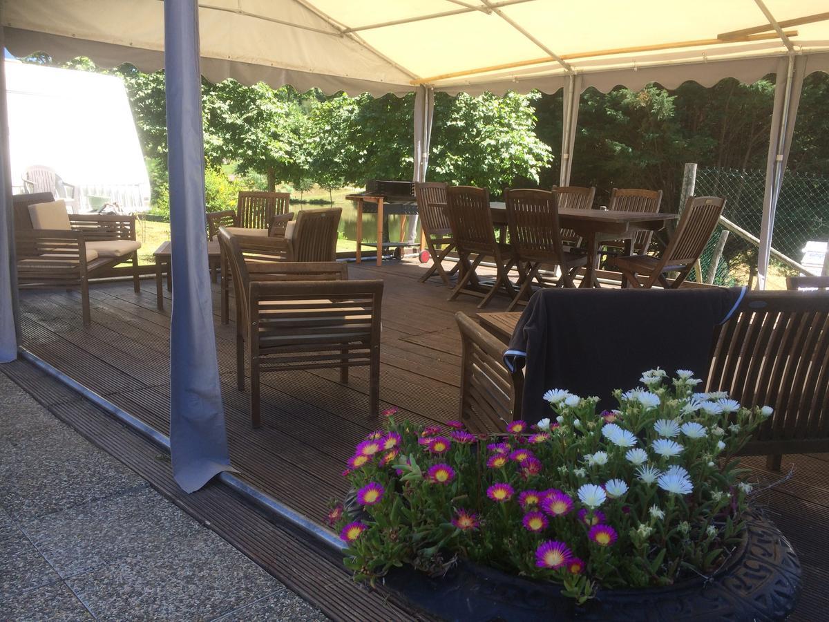 Camping Les Etoiles Saint-Sornin-Lavolps Exterior photo